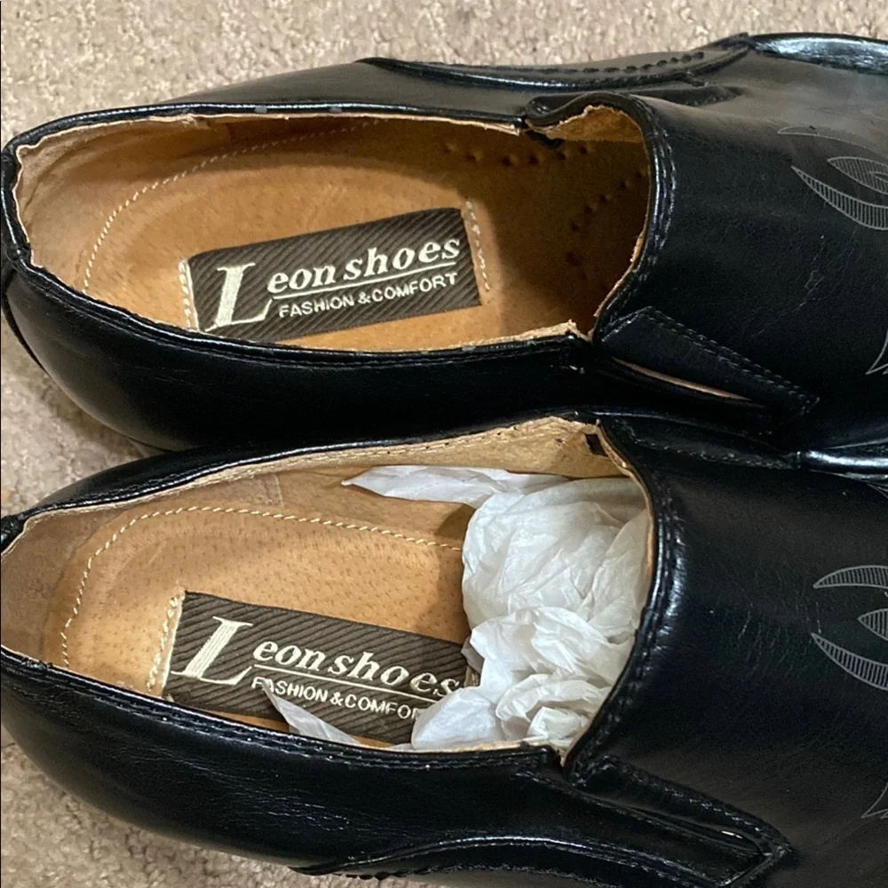 Leon Shoes step out